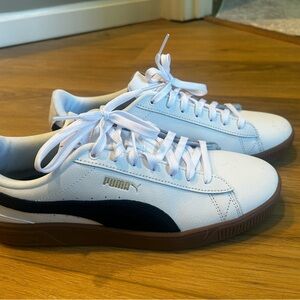 Puma White Leather Sneakers with Black Formstrip and Brown Gum Sole